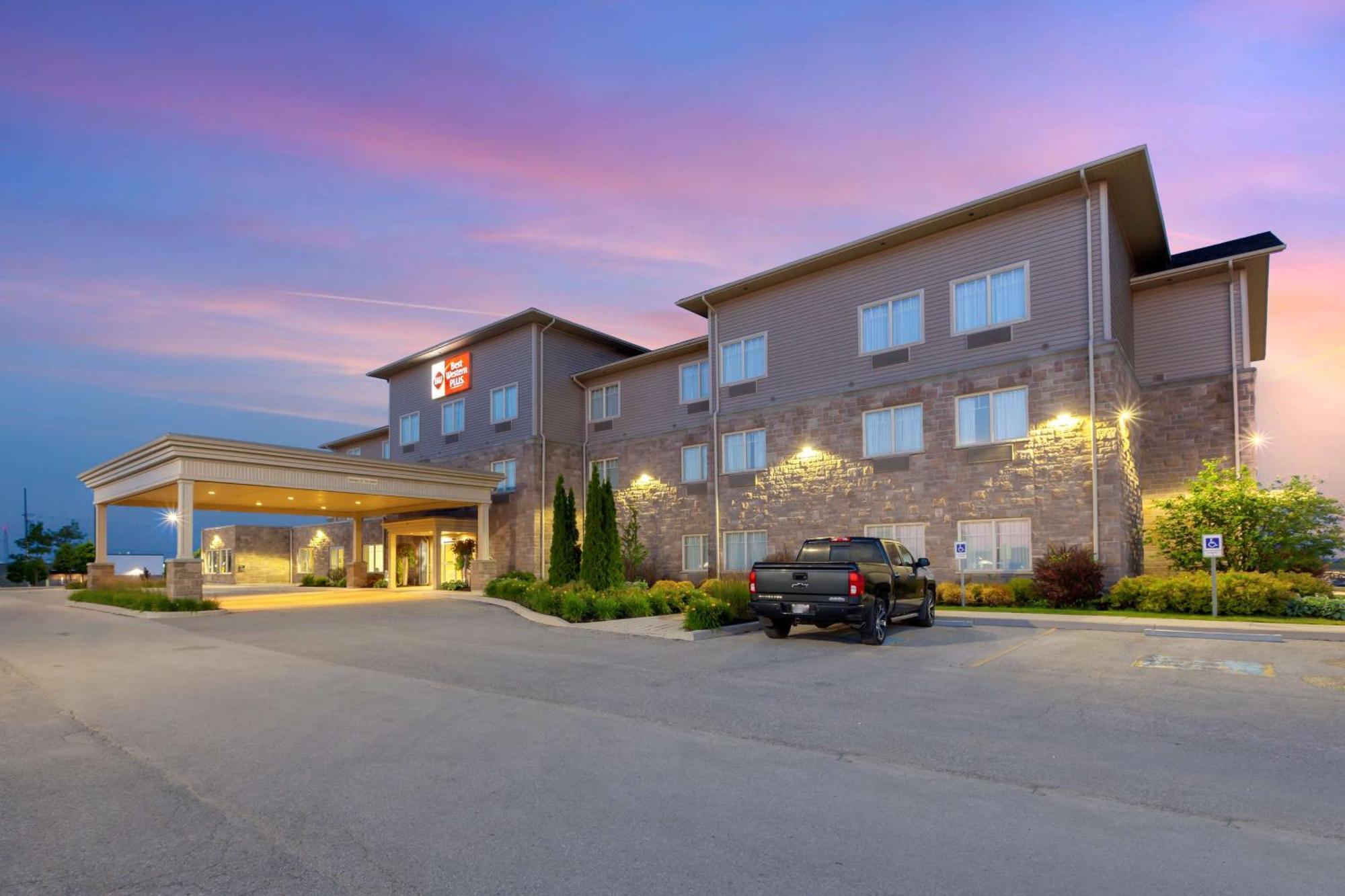Best Western Plus Walkerton Hotel & Conference Centre Esterno foto